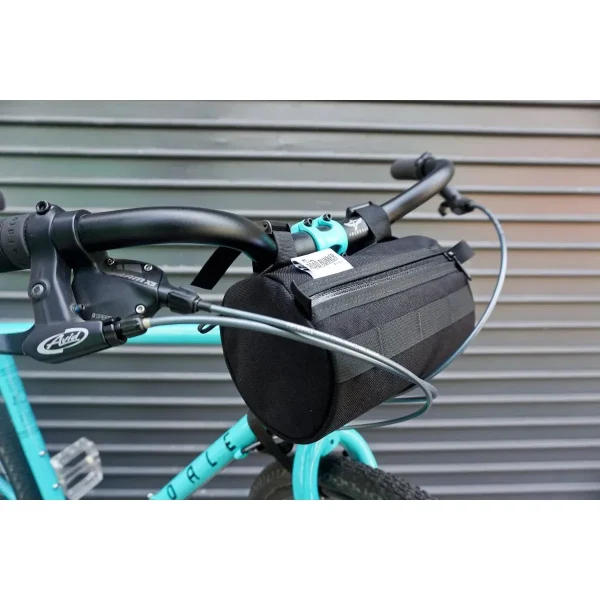 Road Runner 2.6L Bike Handlebar Storage Bag - Black road runner 26l bike handlebar 0 1750475669 - AROUNDTHECYCLE