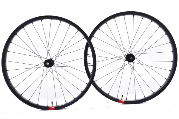 Used Santa Cruz Reserve Carbon Wheels | DT Swiss Hub, Boost Compatible used santa cruz reserve carbon 0 1750476635 - AROUNDTHECYCLE